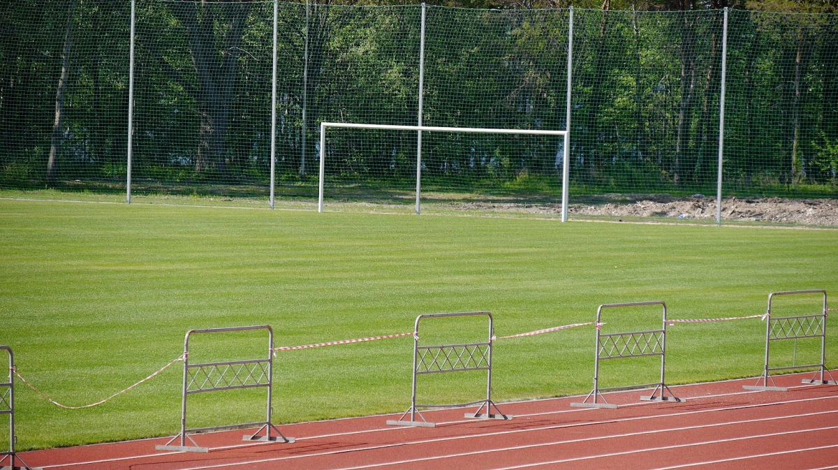 The boy at the stadium. Стадион Калач Арена. Стадион урожай Калач.