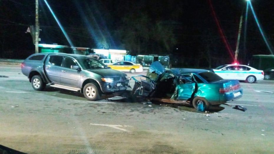 Пьяный воронежец на Nissan Qashqai устроил ДТП, в котором погиб 22-летний парень