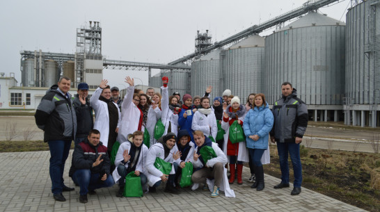 Ученики павловского агрокласса побывали на предприятии «АГРОЭКО» по производству кормов