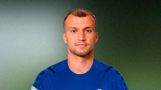 Воронежский «Факел» подписал защитника Евгения Шлякова из румынского «УТА Арад»