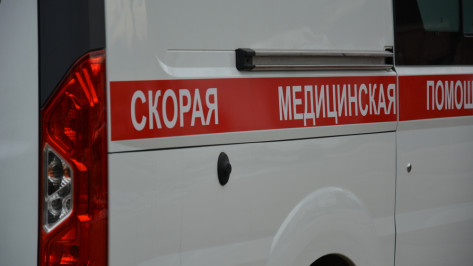 В Острогожске перевернулся ВАЗ: пострадал 23-летний водитель
