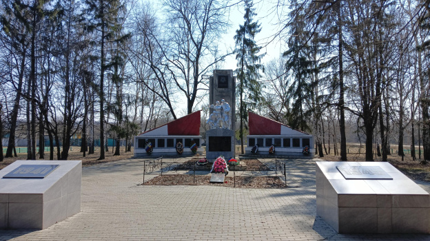 Обновление мемориалов ВОВ началось еще в 3 районах Воронежской области