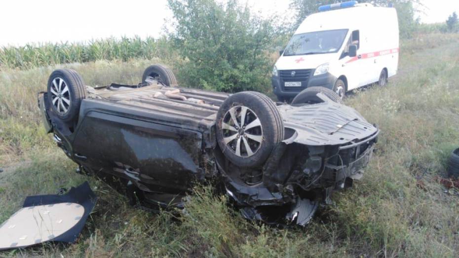 Мужчина скончался в перевернувшемся Hyundai в Воронежской области