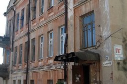 В Воронеже нашли похищенные с памятника архитектуры 100-летние чугунные решетки