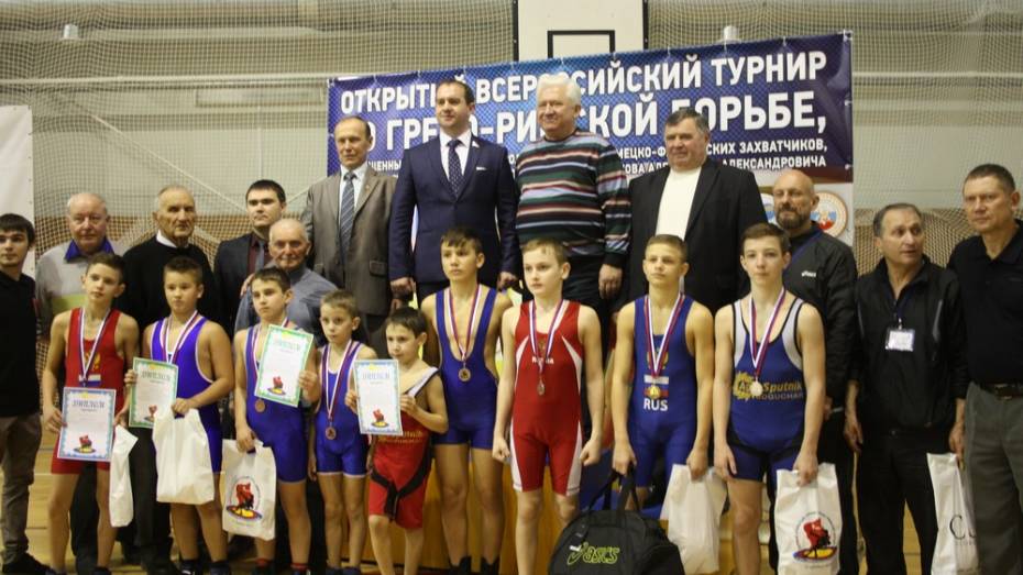 Богучарские борцы стали призерами всероссийского турнира