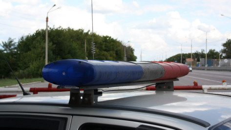 Неизвестный водитель сбил насмерть мужчину в Воронежской области