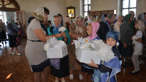 Поворинцы собрали 200 тыс. рублей в ходе акции «Белый цветок»
