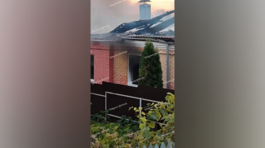 В Семилуках под Воронежем сгорел частный дом: подробности пожара