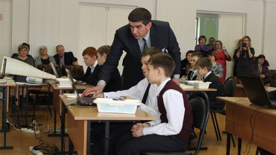 В Таловском районе выбрали лучшего учителя года