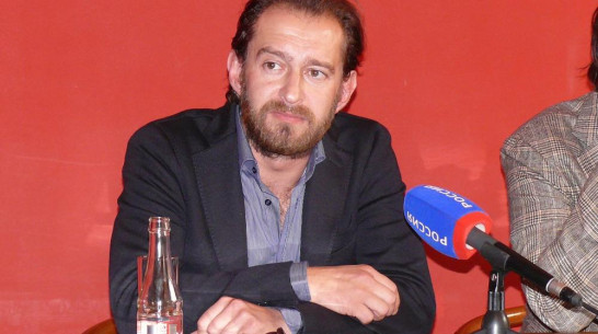 Константин Хабенский похвалил воронежских школьников за постановку по Хармсу