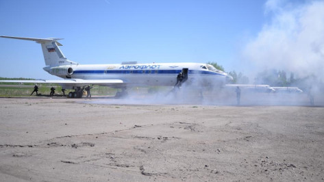 Под Воронежем силовики обезвредили захвативших самолет «террористов»