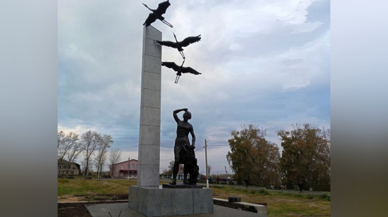 Памятник сельским труженикам установили в репьевском селе Новосолдатка