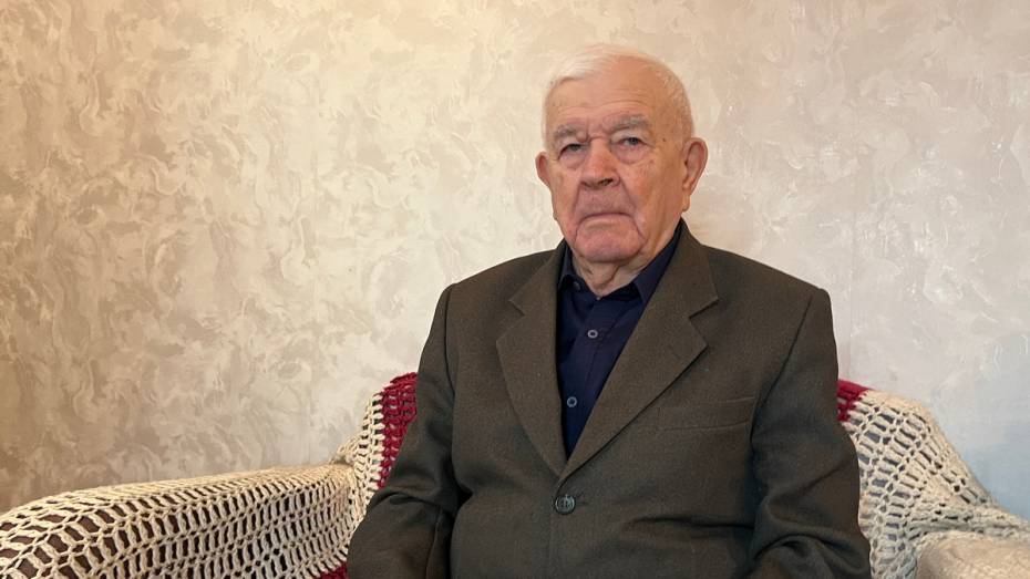 Учитель с золотым стажем. Житель Острогожского района Николай Колесников полвека проработал в сельской школе