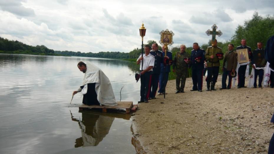 В Верхнем Мамоне верующие совершили крестный ход, посвященный 1025-летию крещения Руси
