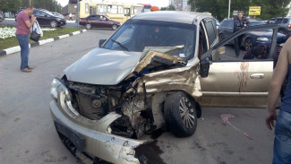 Воронежец пострадал в ДТП с 3 машинами на проспекте Патриотов