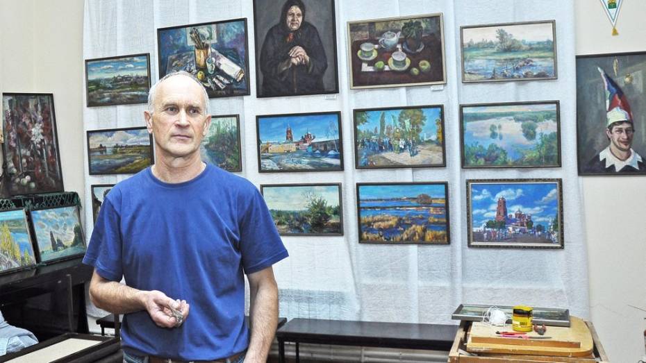 Бутурлиновцев пригласили на выставку картин местного художника Николая Иноземцева