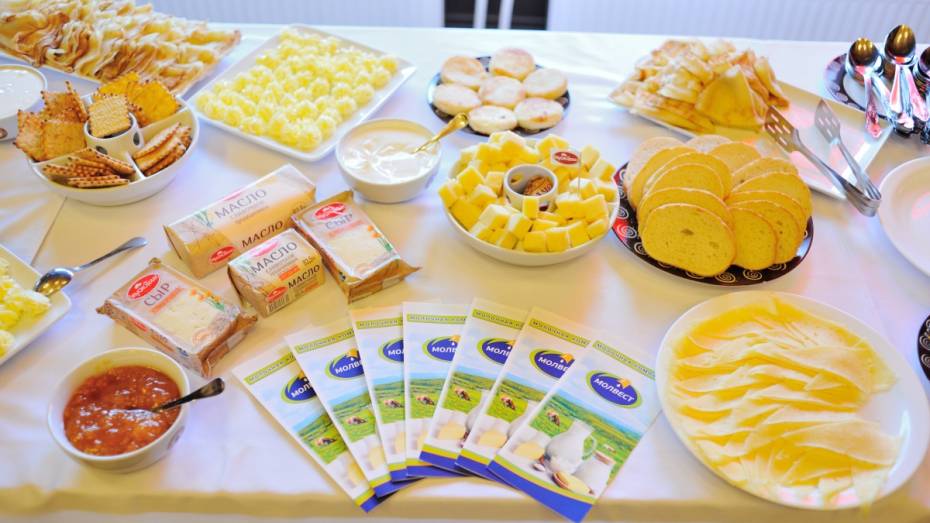 На завтраке с «Вкуснотеево» воронежцы узнали о производстве молочной продукции