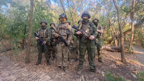 Военнослужащие из зоны СВО поздравили грибановцев с 90-летием района