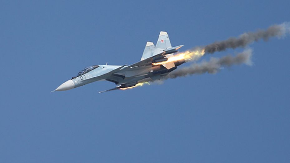 50 летчиков отточили мастерство пилотирования СУ-30СМ в небе над Воронежской областью