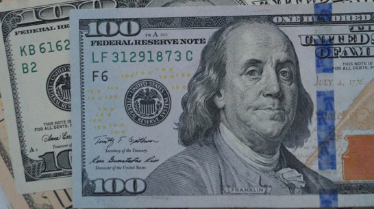 Спрос россиян на валюту в декабре достиг рекордного в истории показателя