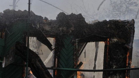 Житель бобровского села погиб при пожаре в собственном доме 