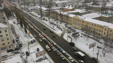 Снегопад спровоцировал в Воронеже 9-балльные пробки