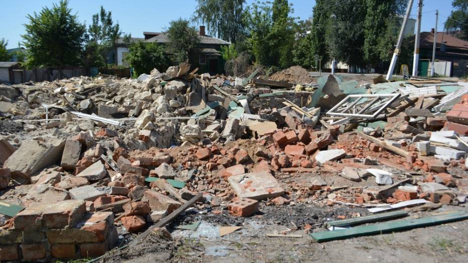 В Калаче при сносе дома строители нашли гранату