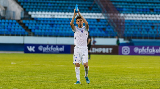 Вслед за тренером лучшим футболистом июля в ФНЛ признали и игрока воронежского «Факела»