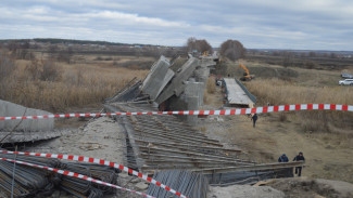 В больнице умер один из пострадавших при обрушении моста в Воронежской области