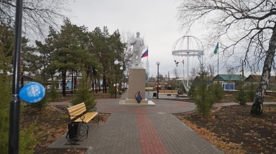 Сквер Воинской Славы после благоустройства открыли в петропавловском селе Пески