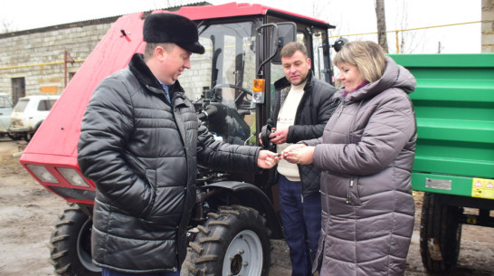 В Первомайское сельпоселение Подгоренского района передали коммунальную технику