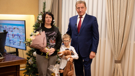 Конструктор для мечтателя. Депутат Воронежской облдумы Сергей Лукин исполнил новогоднее желание мальчика