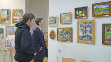 Россошанцев пригласили посмотреть картины воронежских художников