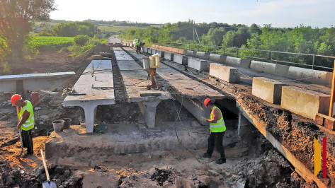 В репьевском селе Осадчее капитально отремонтируют мост