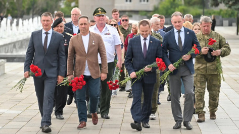 Участники масштабного марафона «Города-герои – города Героев» прибыли в Воронеж