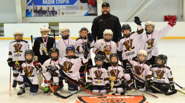 Юные хоккеисты из Лисок победили в турнире «Кубок для мамы»