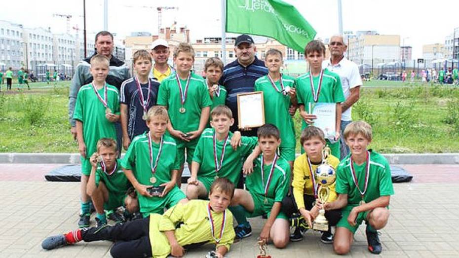 Бутурлиновские футболисты стали серебряными призерами Детскосельского турнира