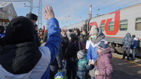 Поезд с жителями Херсонской области выехал в Воронеж