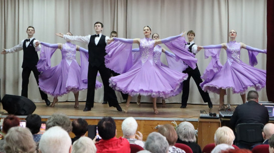 Бутурлиновские творческие коллективы выступили в павловском госпитале