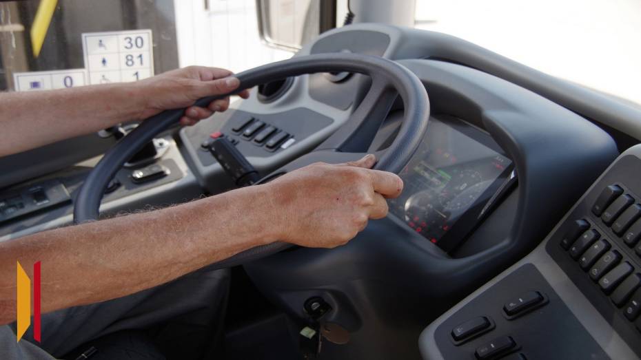 В Воронеже окончательно расторгли контракт с перевозчиком, который обслуживает автобусный маршрут №153