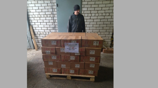 Воробьевские фермеры передали более 2 тыс банок тушеной говядины жителям Донбасса