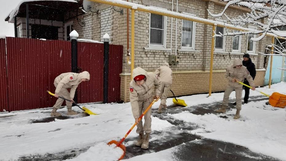 Бутурлиновские волонтеры дали старт акции «Снежный десант»