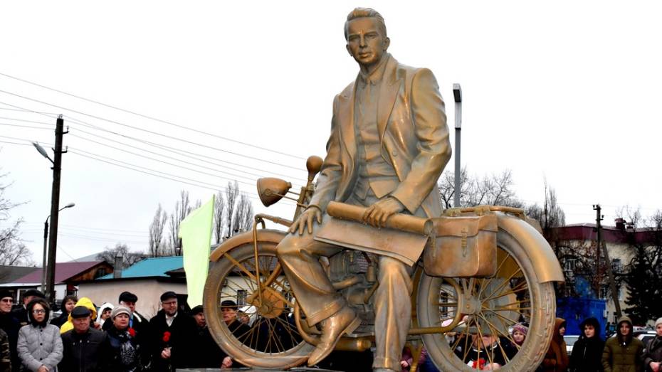 В Воронежской области открыли памятник словенскому изобретателю Жаку Якобину