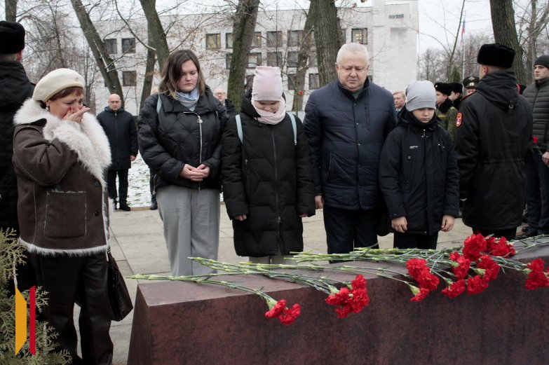 возложение цветов