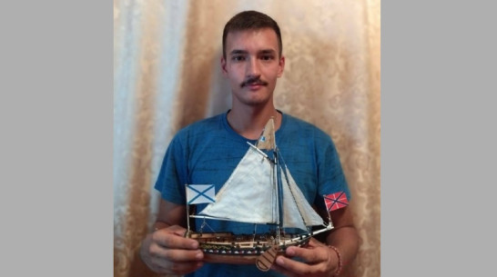 Житель Воронежской области изготовил копию первого деревянного ботика Петра I