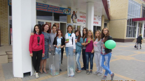 В Павловске прошла акция «Соберем ребенка в школу»