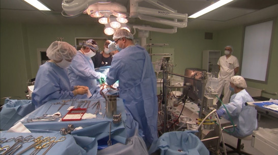 Воронежские кардиохирурги провели уникальную операцию перенесшему ковид пациенту