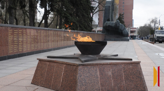 Вандала, осквернившего Вечный огонь на Памятнике Славы в Воронеже, отправили на психиатрическую экспертизу