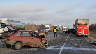 Два человека попали в реанимацию после ДТП с 5 машинами в Воронежской области