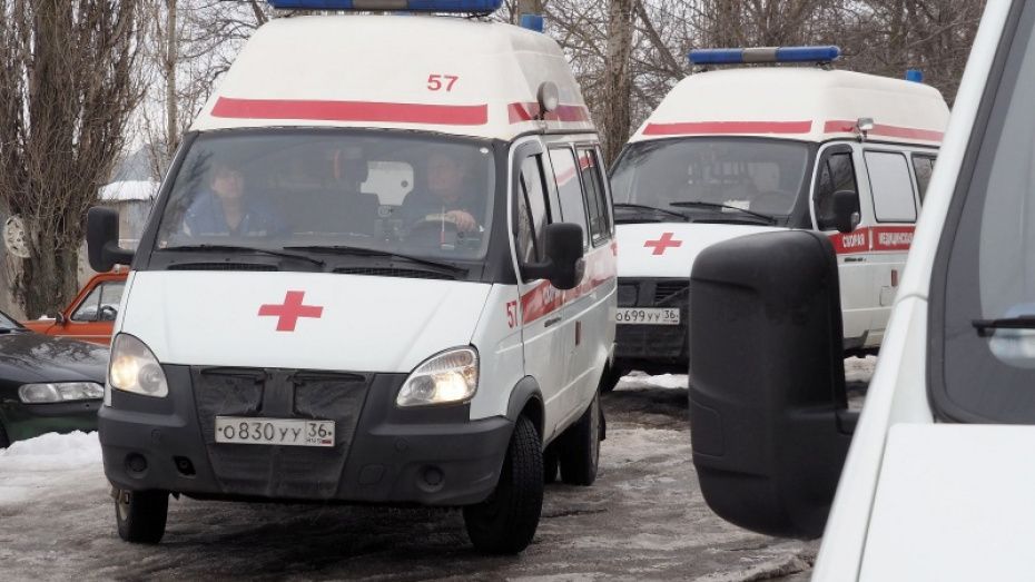 В Воронеже пациент напал на фельдшера и медсестру на вызове